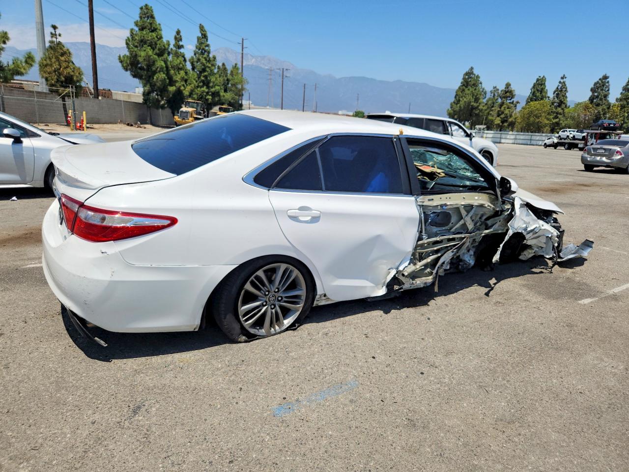 2015 TOYOTA CAMRY SE — снимка 3