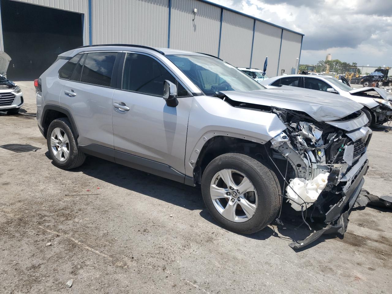 2021 TOYOTA RAV4 XLE — снимка 4