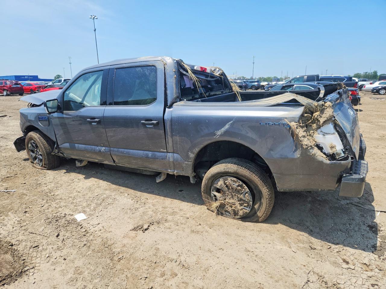 2025 FORD F150 LIGHTNING XLT — снимка 2