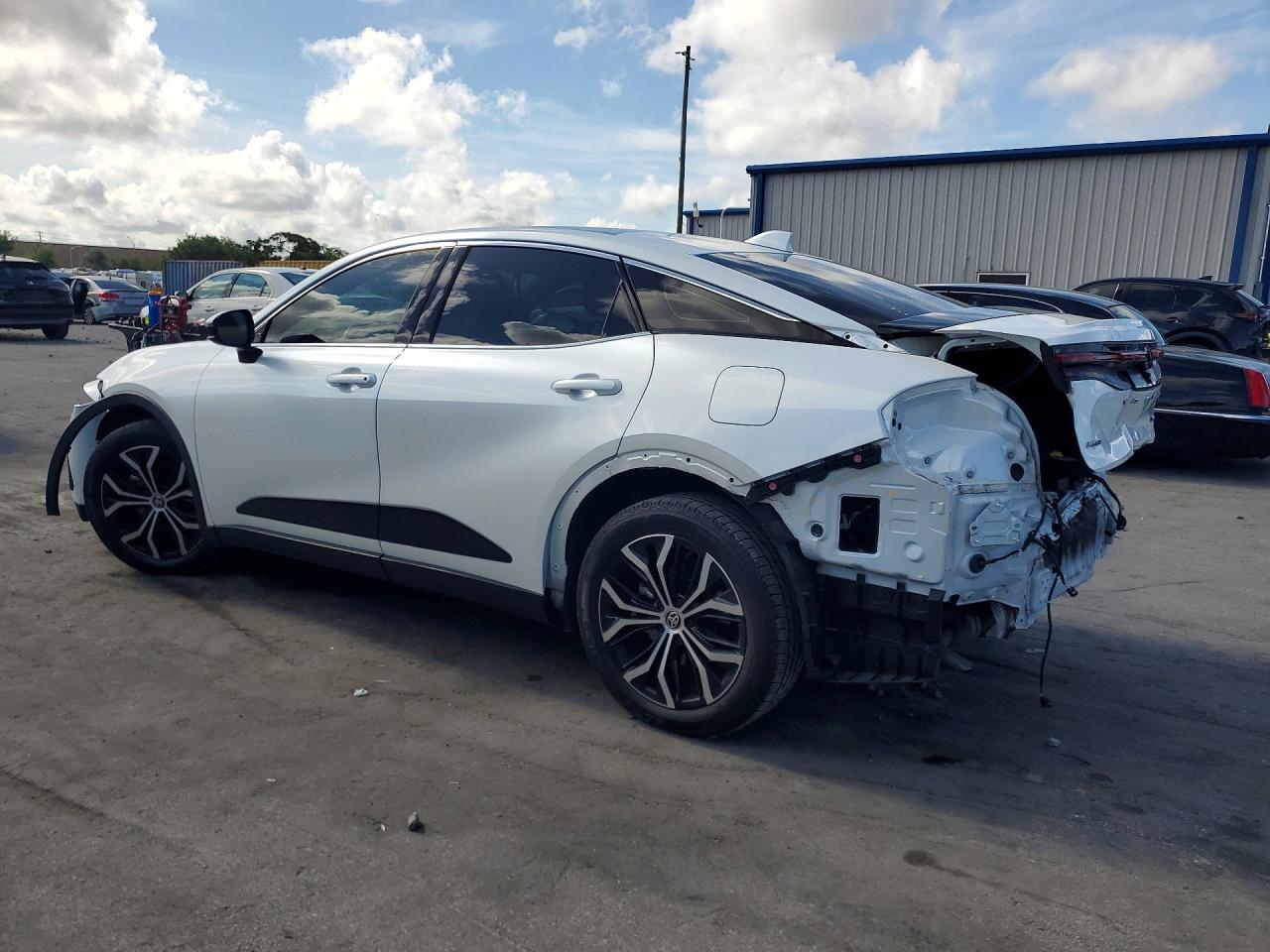 2023 TOYOTA CROWN LIMITED — снимка 2