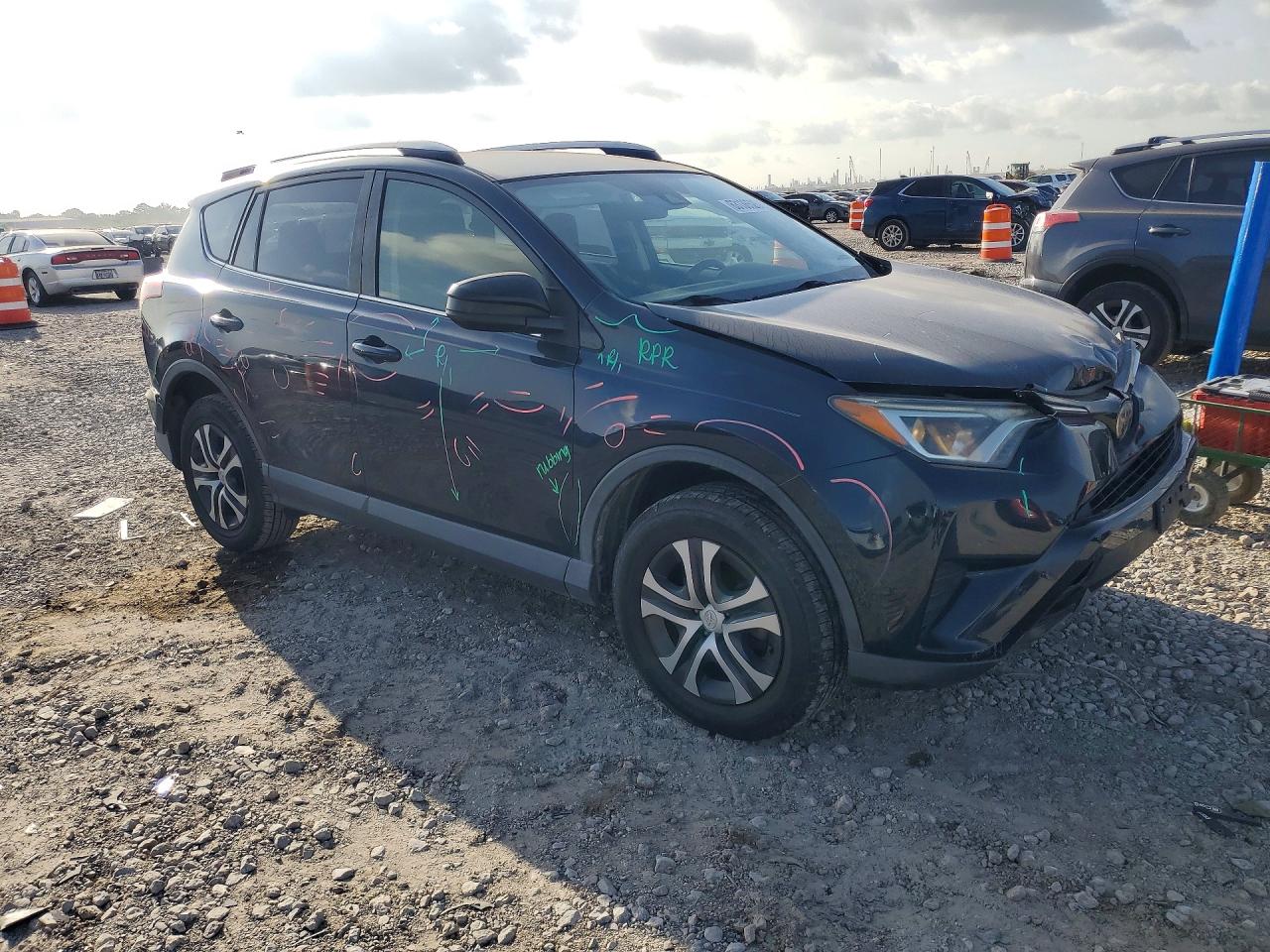 2017 TOYOTA RAV4 LE — снимка 4