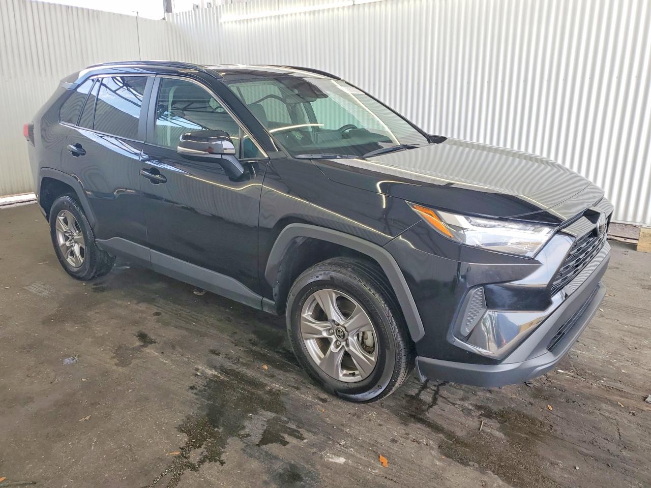 2025 TOYOTA RAV4 XLE — снимка 4