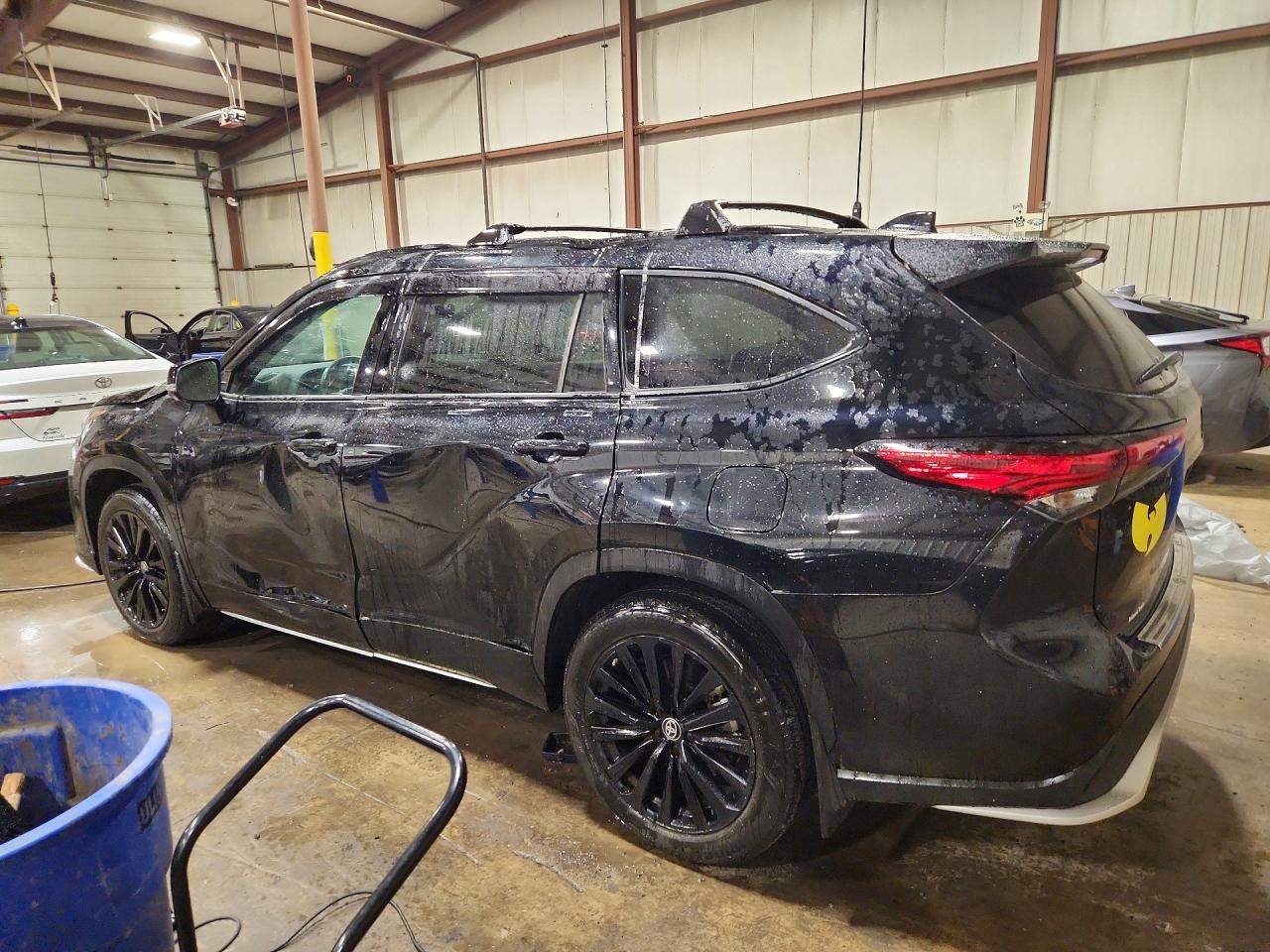 2023 TOYOTA HIGHLANDER XSE — снимка 2