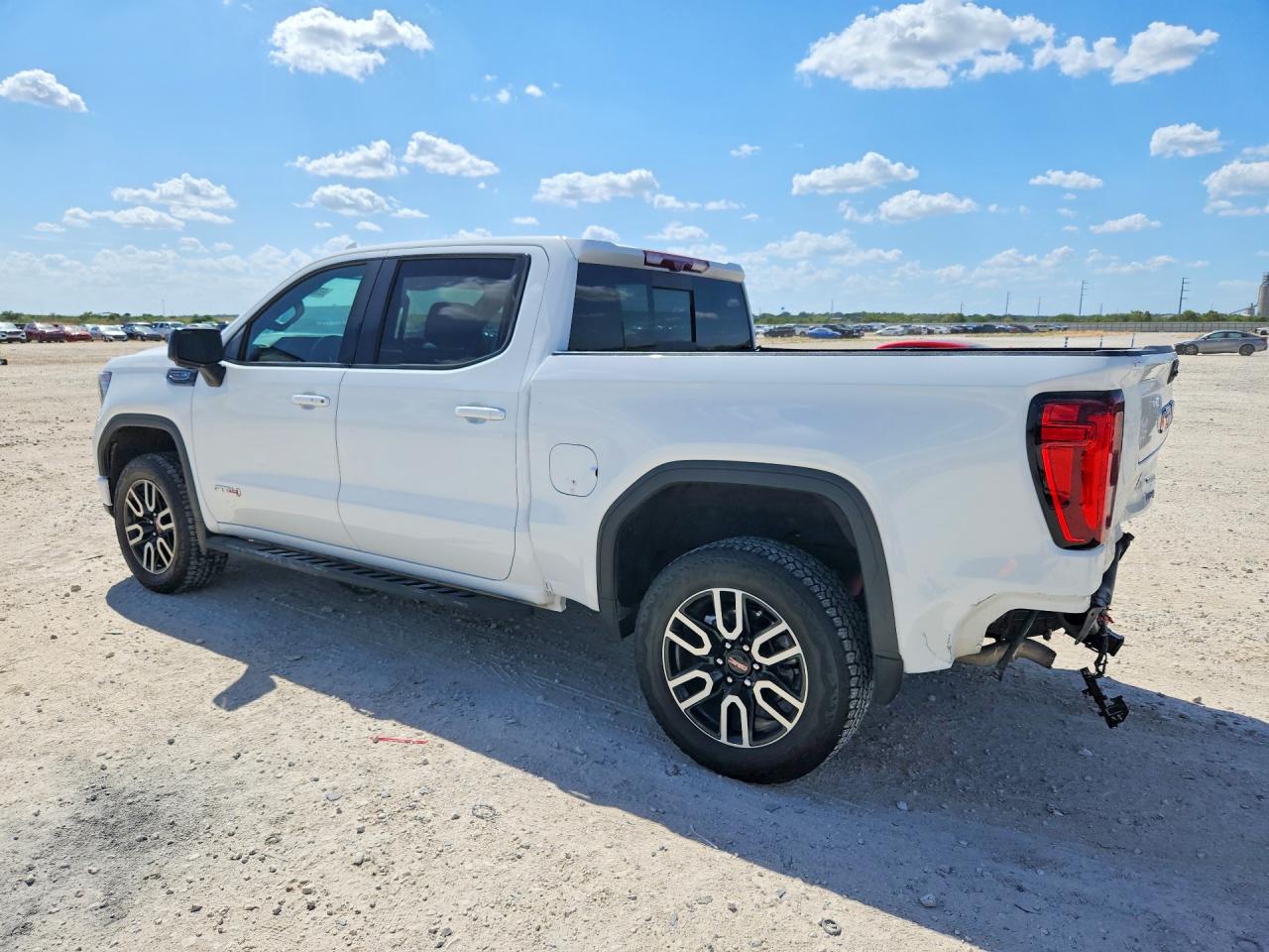 2025 GMC SIERRA K1500 AT4 — снимка 2