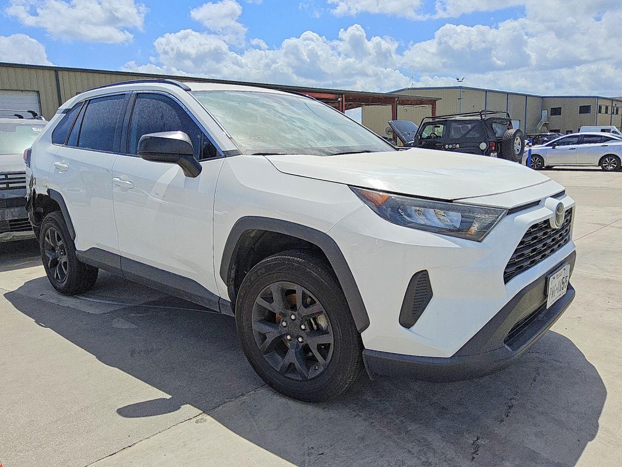 2021 TOYOTA RAV4 LE — снимка 4