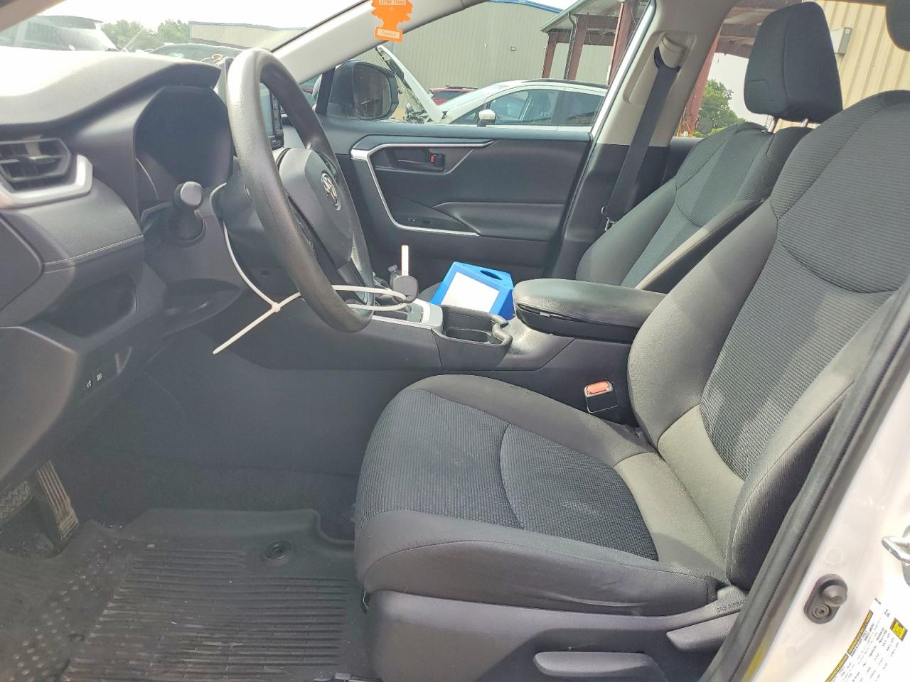 2021 TOYOTA RAV4 LE — снимка 5