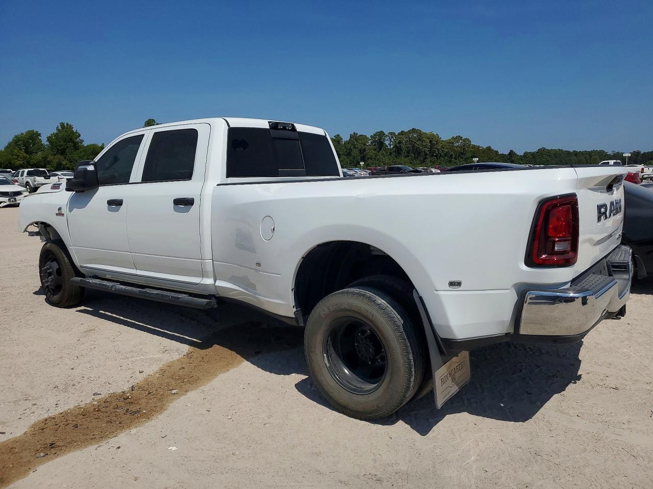 2026 RAM 3500 TRADESMAN — снимка 2