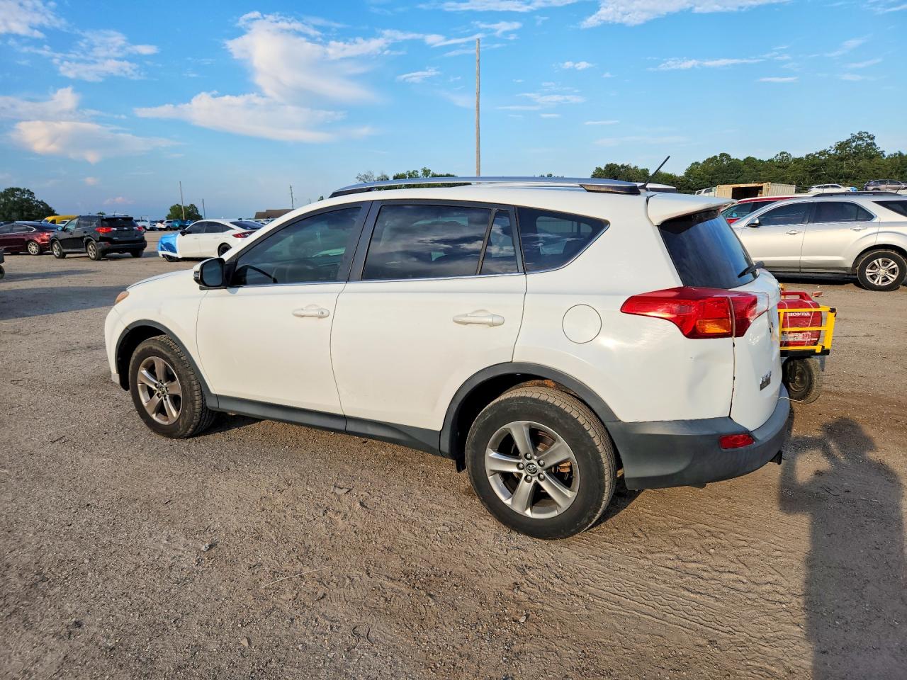 2015 TOYOTA RAV4 XLE — снимка 2
