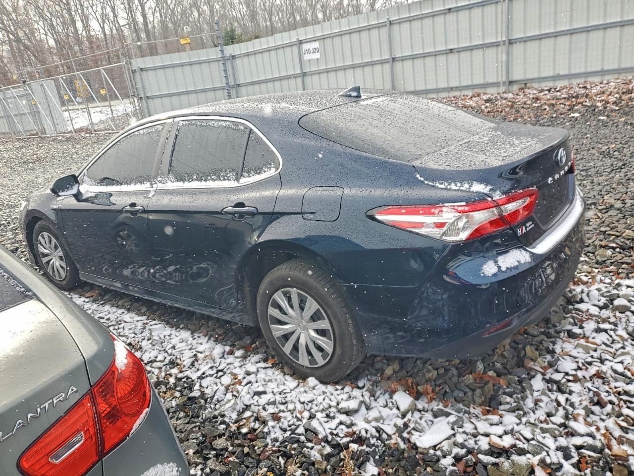 2019 TOYOTA CAMRY LE — снимка 2