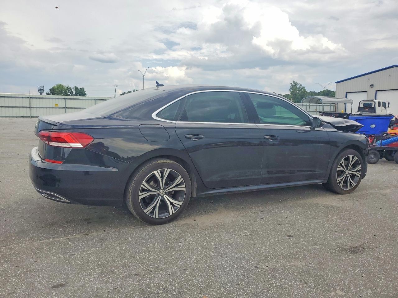 2021 VOLKSWAGEN PASSAT SE — снимка 3