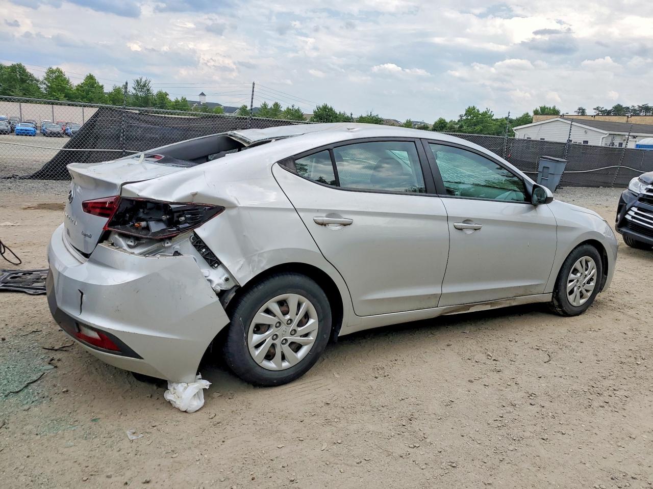 2019 HYUNDAI ELANTRA SE — снимка 3