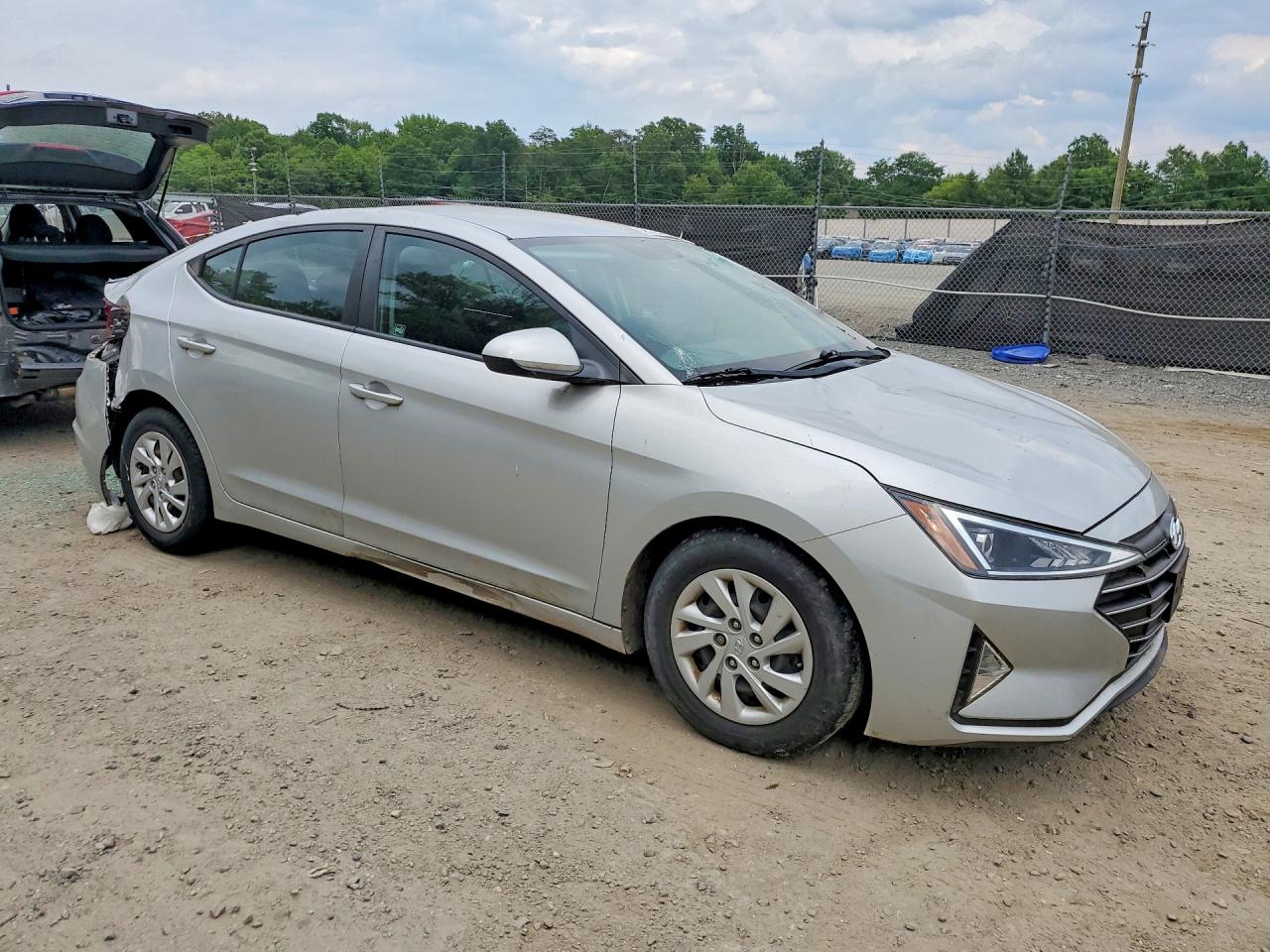 2019 HYUNDAI ELANTRA SE — снимка 4