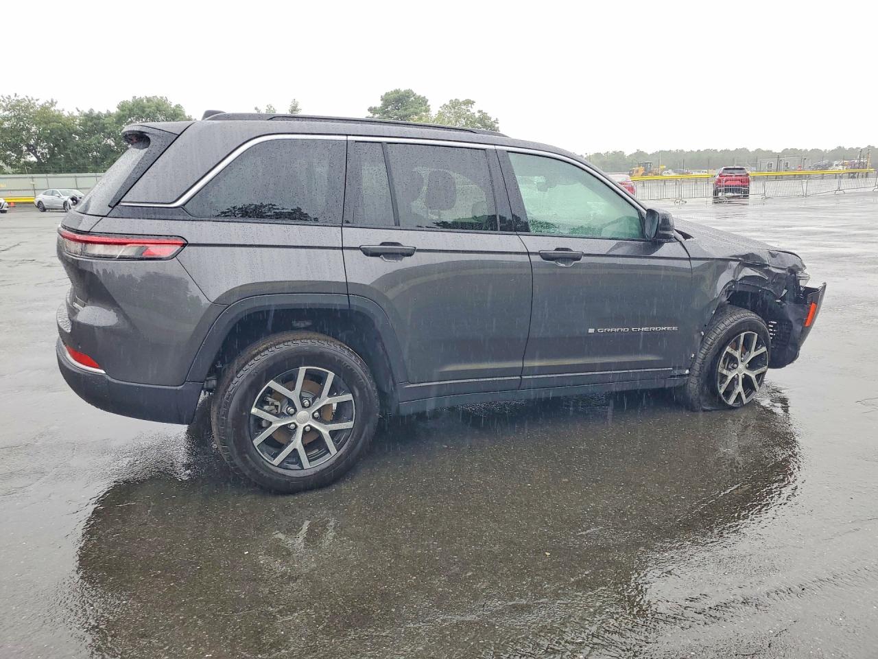 2026 JEEP GRAND CHEROKEE LIMITED — снимка 3