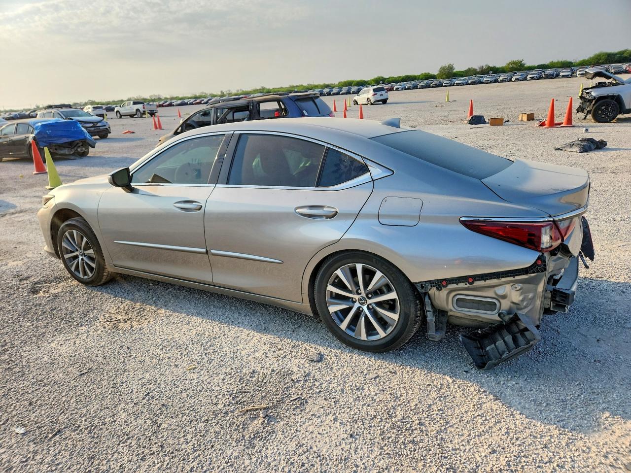 2019 LEXUS ES 350 — снимка 2