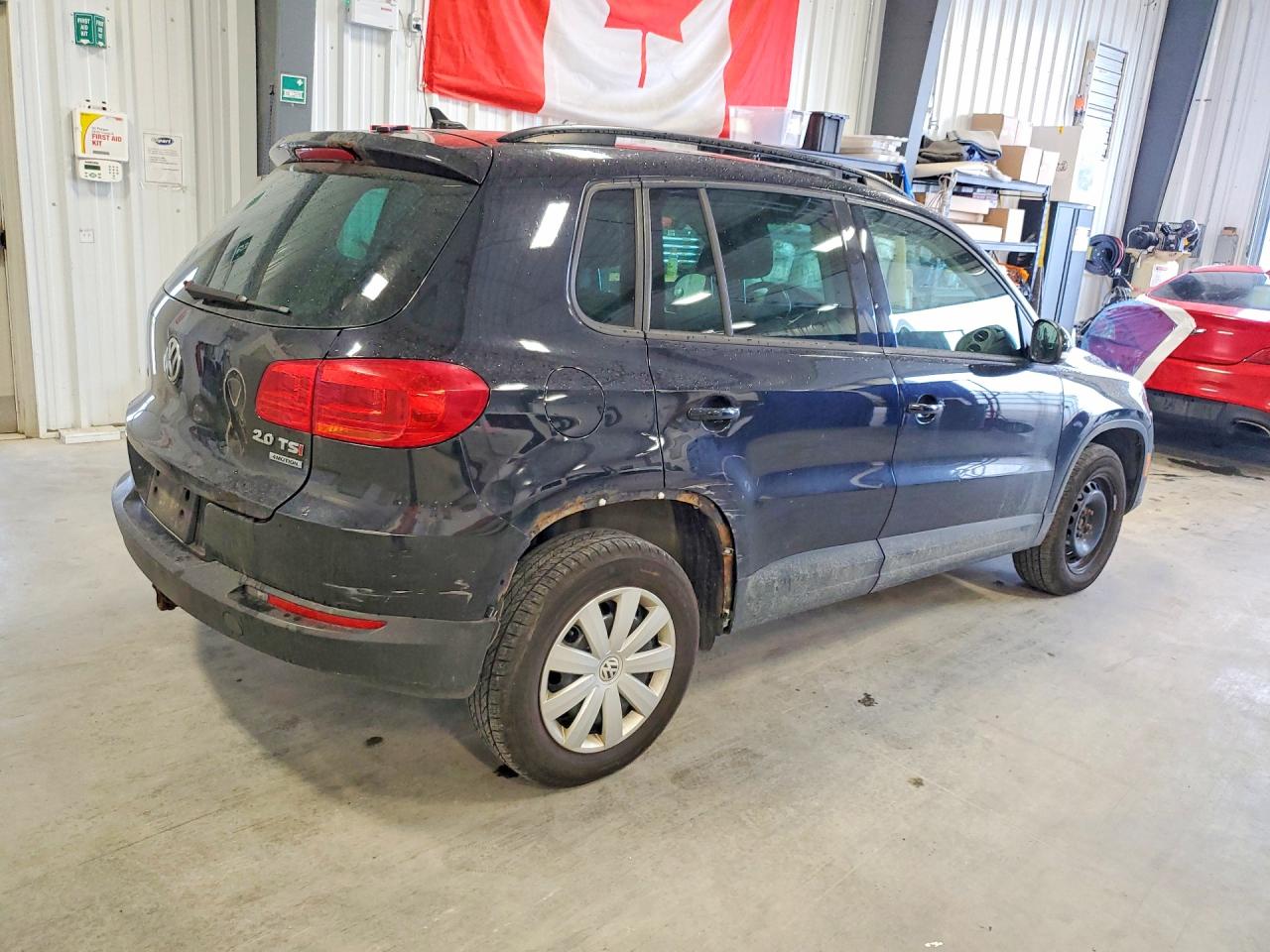 2015 VOLKSWAGEN TIGUAN 4MOTION SE, SE R-LINE BLACK, SEL — photo 3