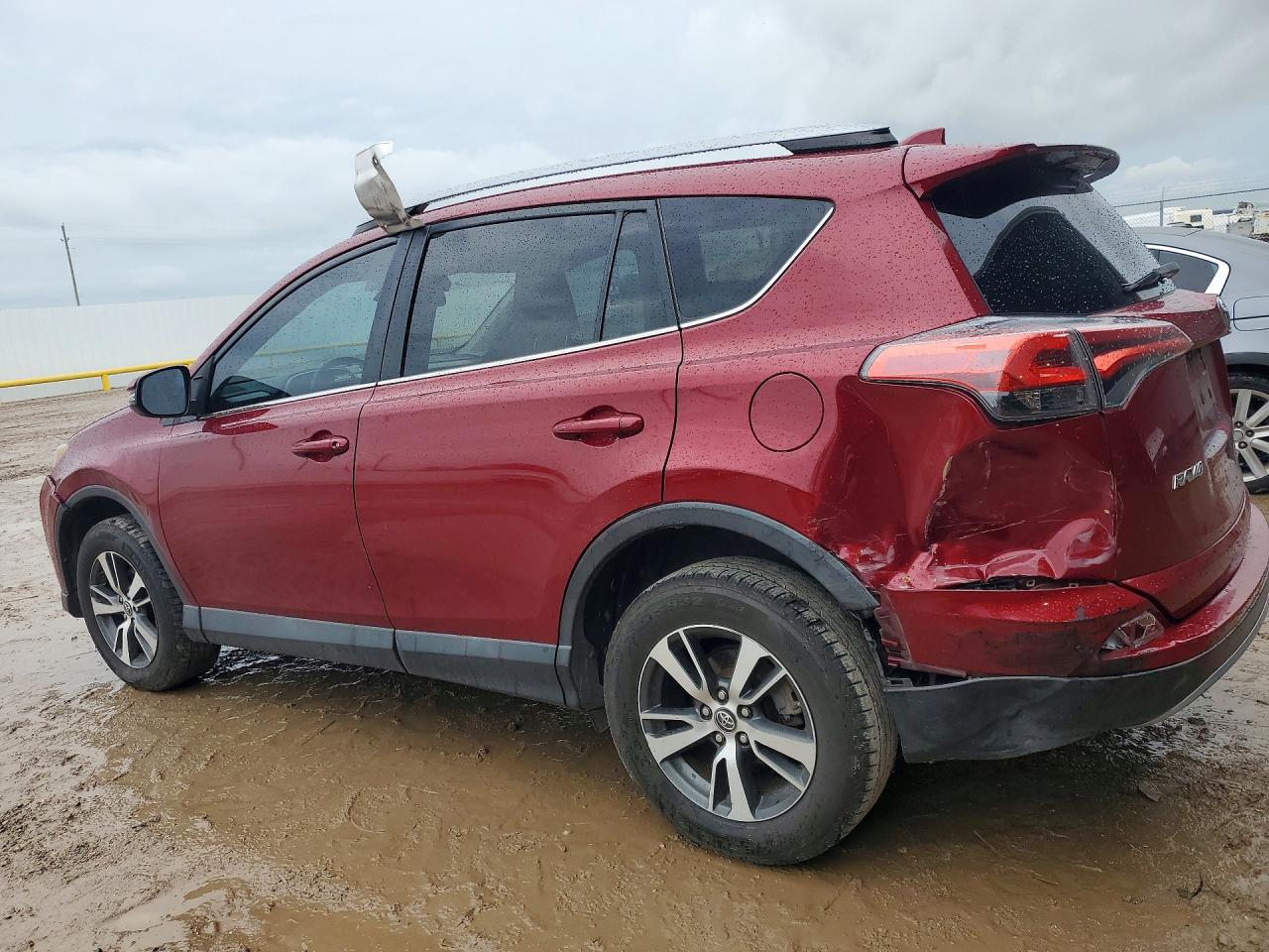 2018 TOYOTA RAV4 XLE — снимка 2