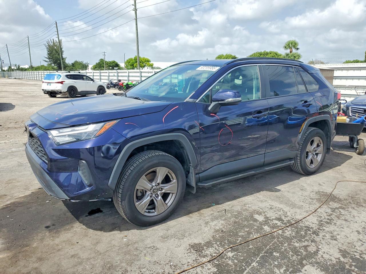 2023 TOYOTA RAV4 XLE