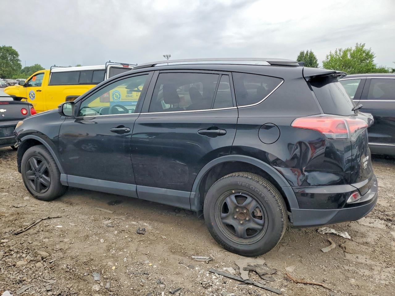 2017 TOYOTA RAV4 LE — снимка 2