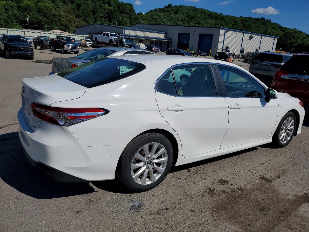2018 TOYOTA CAMRY LE — снимка 3