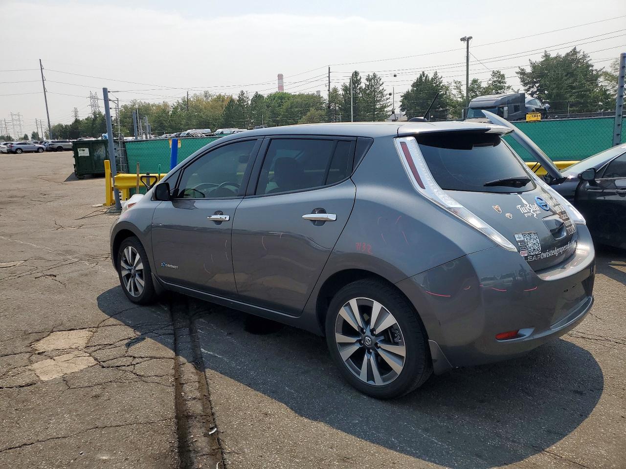 2017 NISSAN LEAF SL — снимка 2