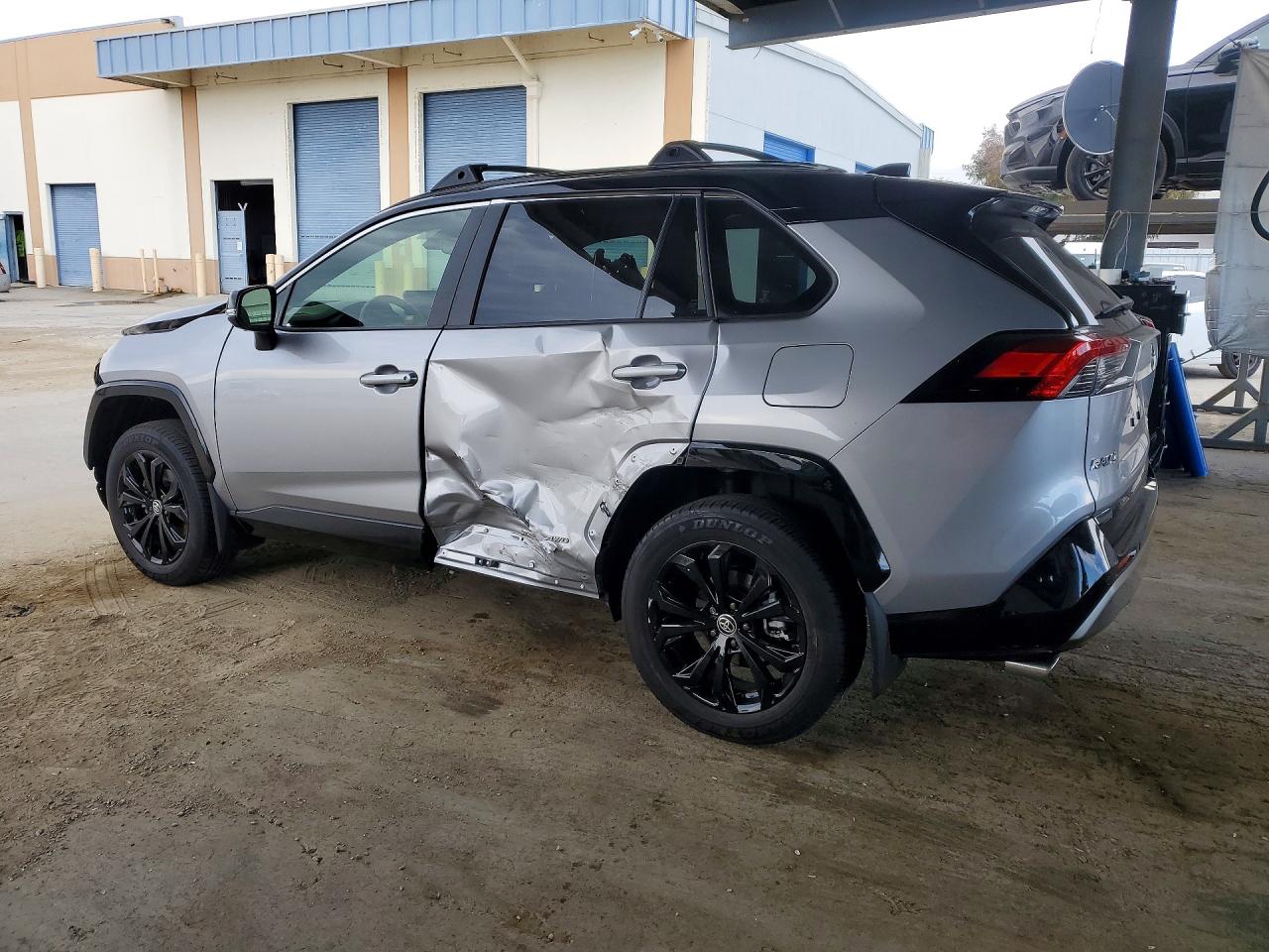 2025 TOYOTA RAV4 XSE — снимка 2