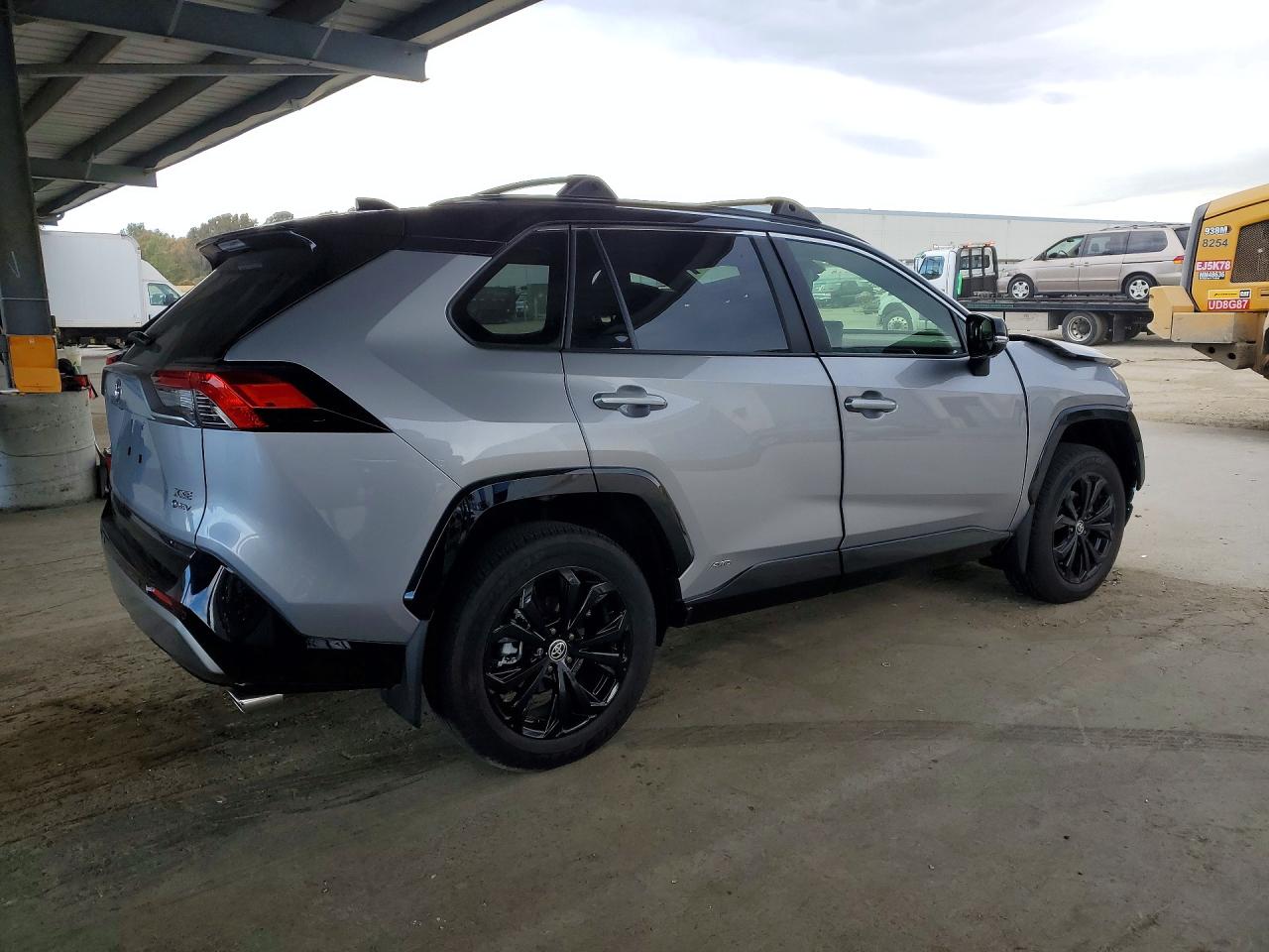 2025 TOYOTA RAV4 XSE — снимка 3