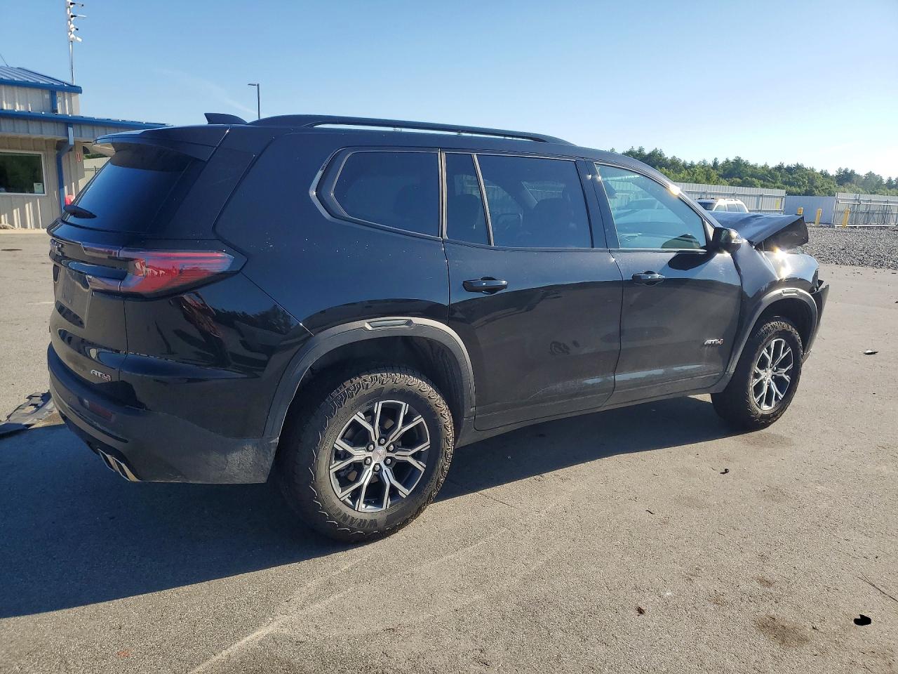 2025 GMC ACADIA AT4 — снимка 3