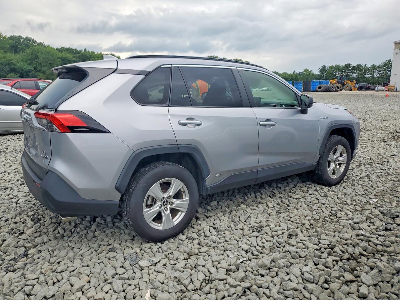 2021 TOYOTA RAV4 LE — снимка 3