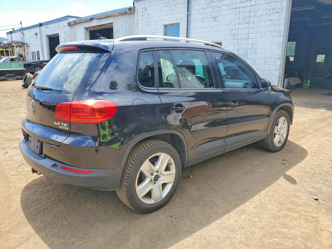 2015 VOLKSWAGEN TIGUAN S — снимка 3