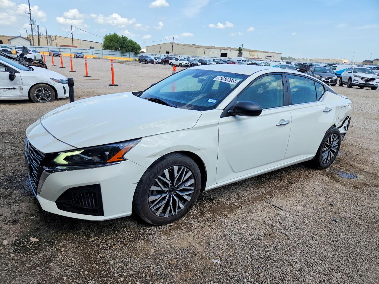 2025 NISSAN ALTIMA SV