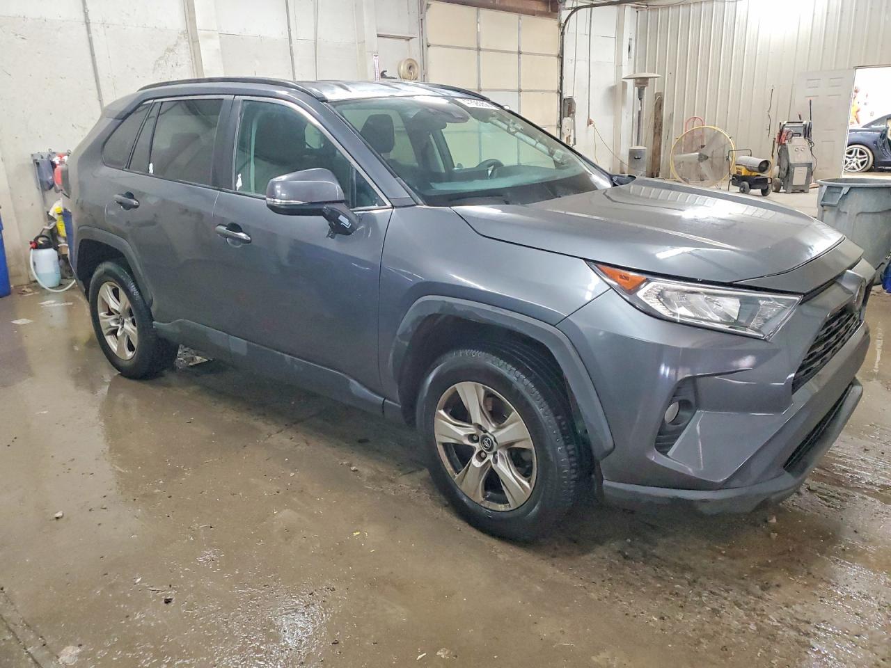 2021 TOYOTA RAV4 XLE — снимка 4