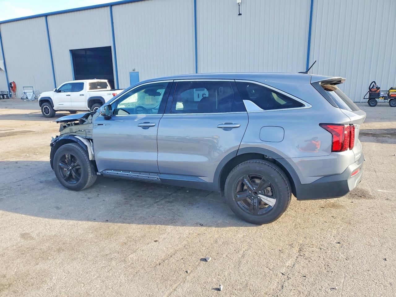 2023 KIA SORENTO LX — снимка 2