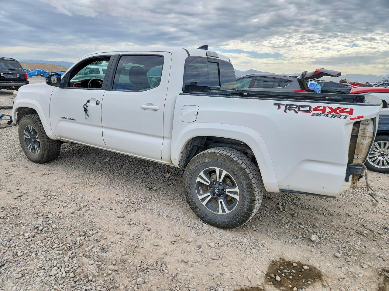 2017 TOYOTA TACOMA TRD SPORT — снимка 2