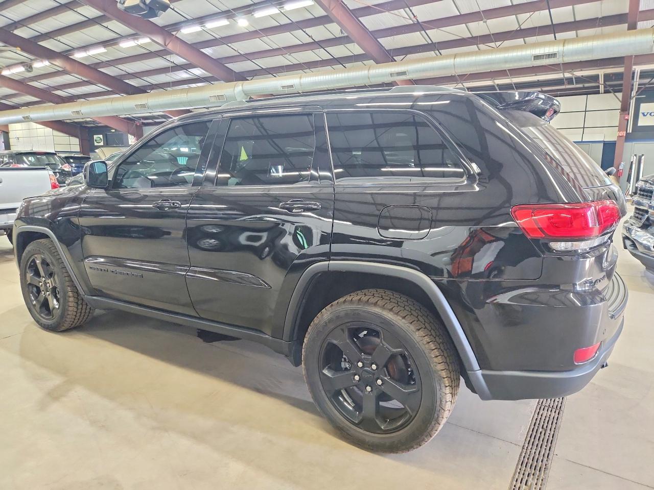 2019 JEEP GRAND CHEROKEE LAREDO — снимка 2