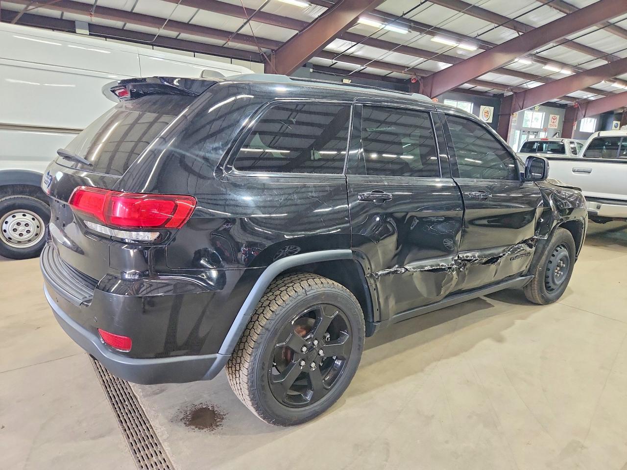 2019 JEEP GRAND CHEROKEE LAREDO — снимка 3