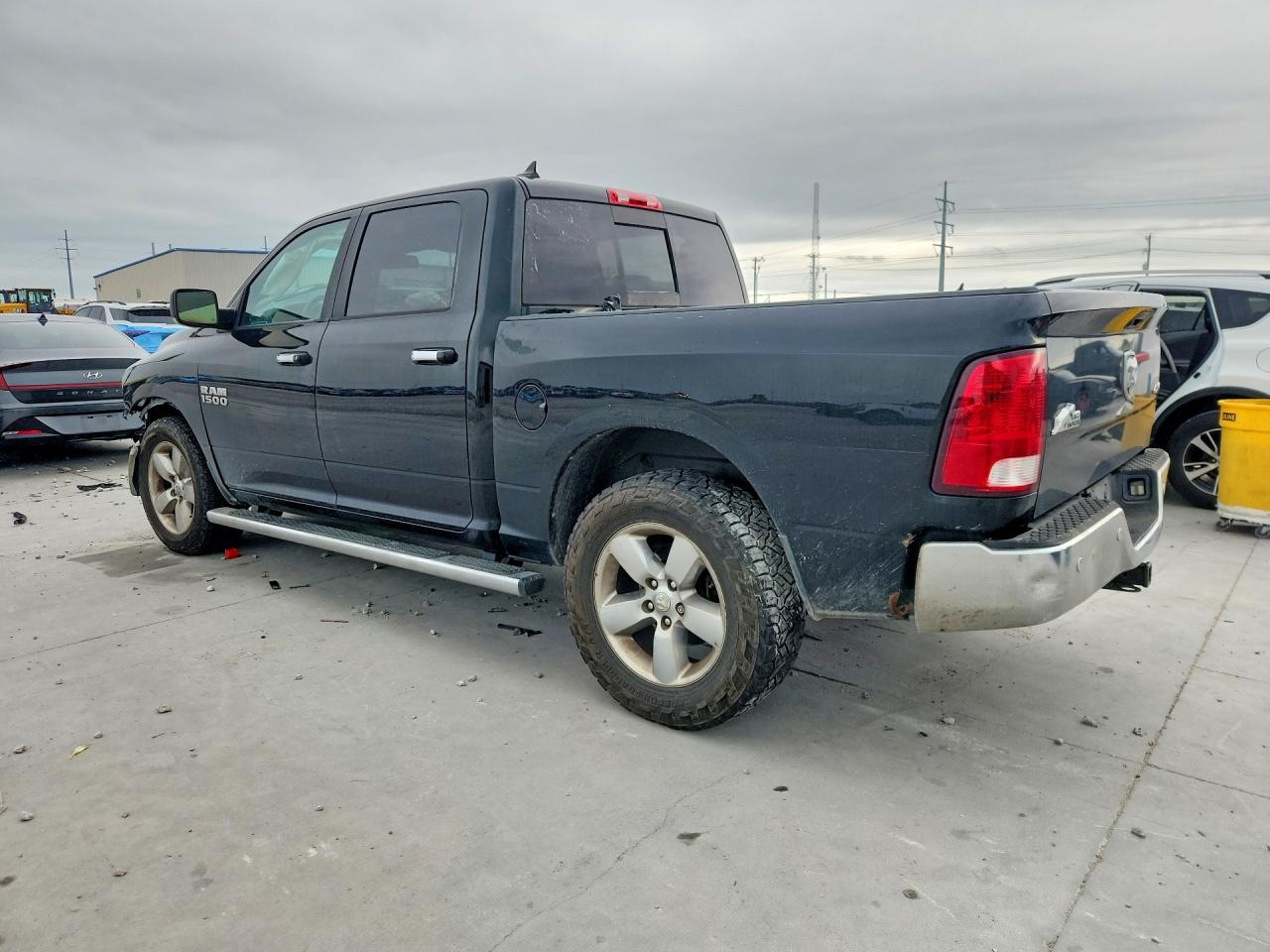 2017 RAM 1500 SLT — снимка 2