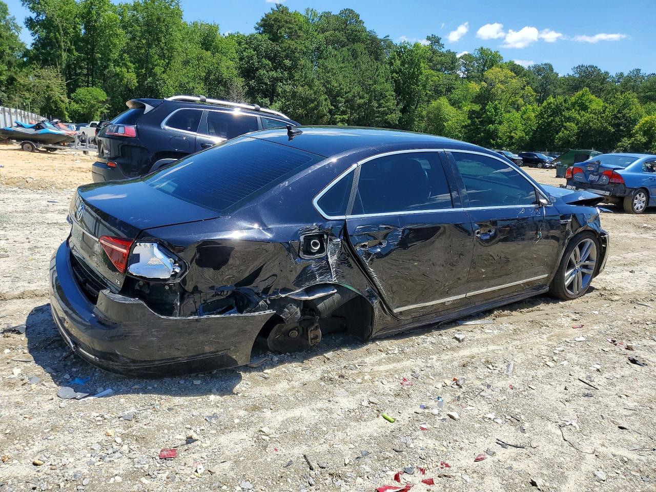 2017 VOLKSWAGEN PASSAT R-LINE — снимка 3