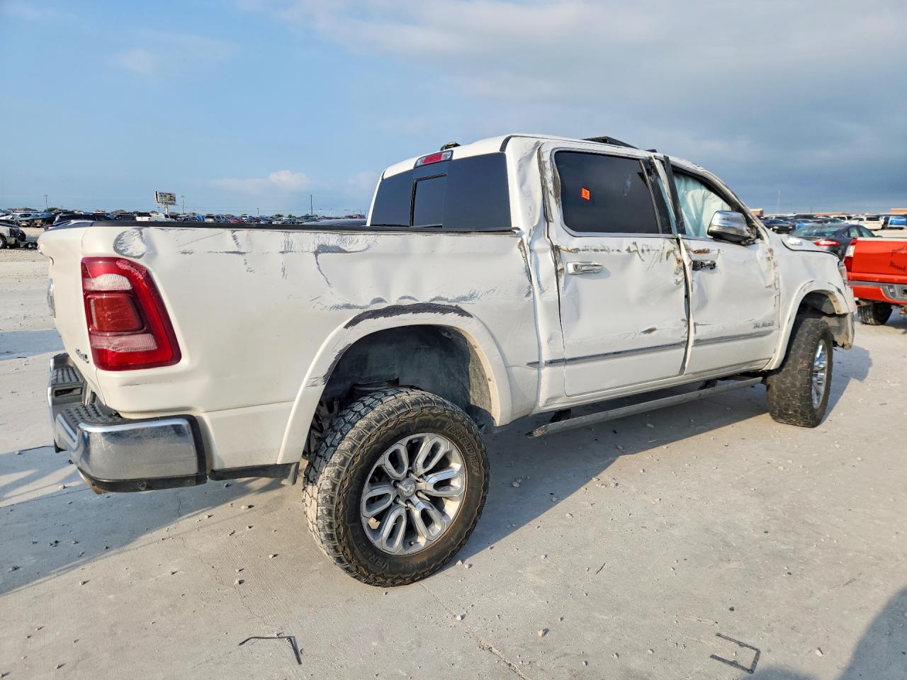 2019 RAM 1500 LIMITED — снимка 3