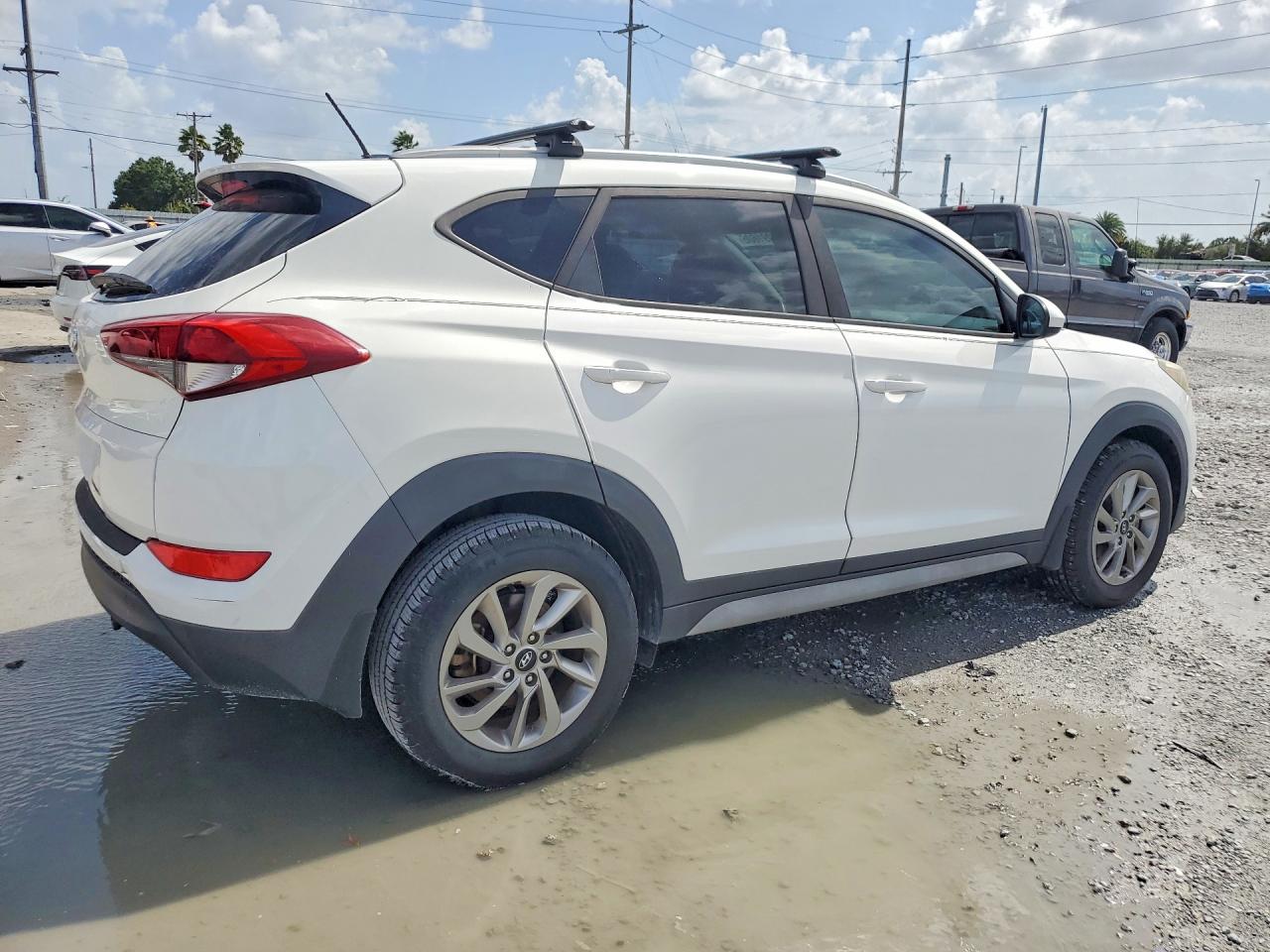 2017 HYUNDAI TUCSON SE — снимка 3
