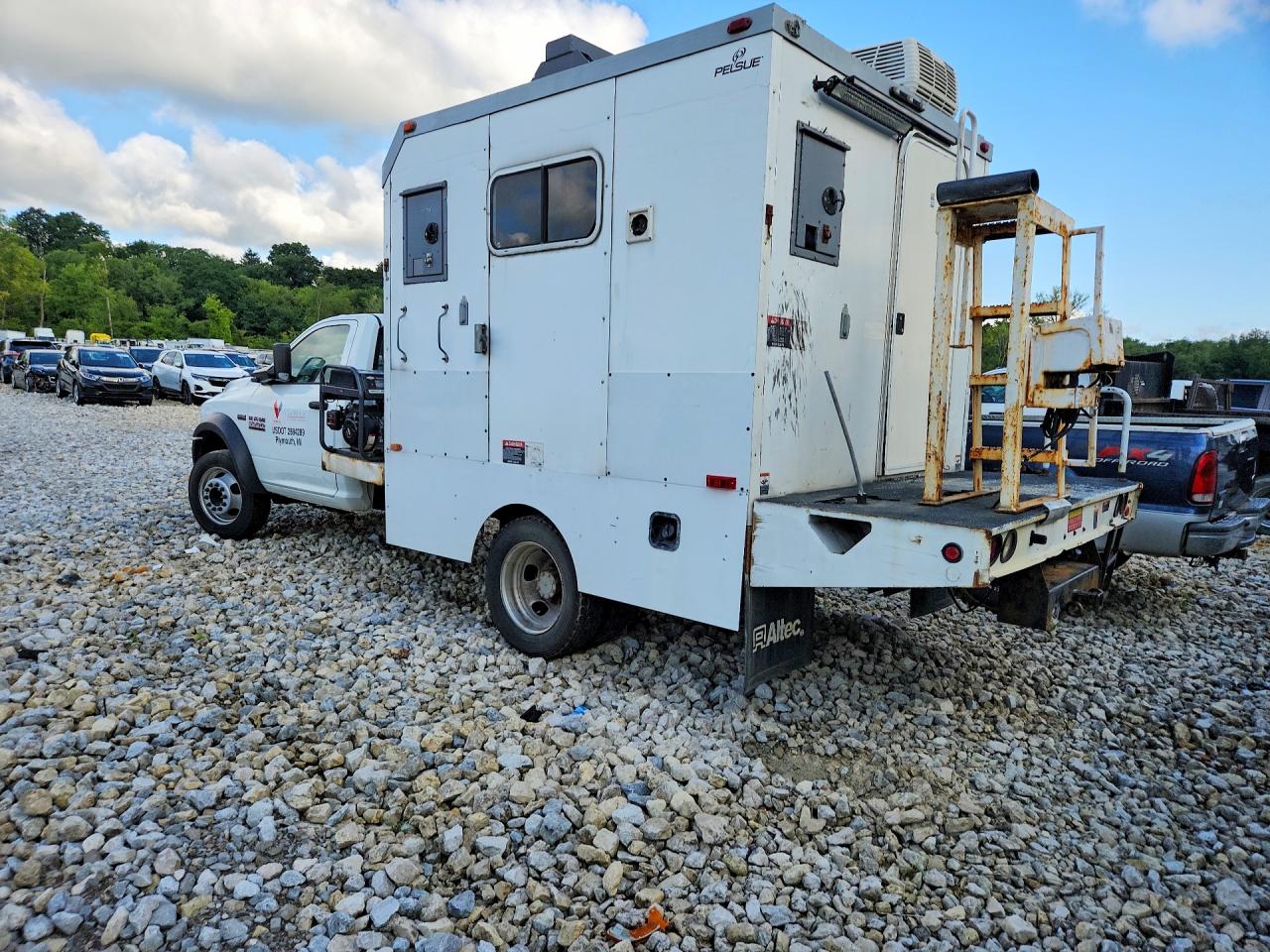 2015 RAM 5500 — снимка 2