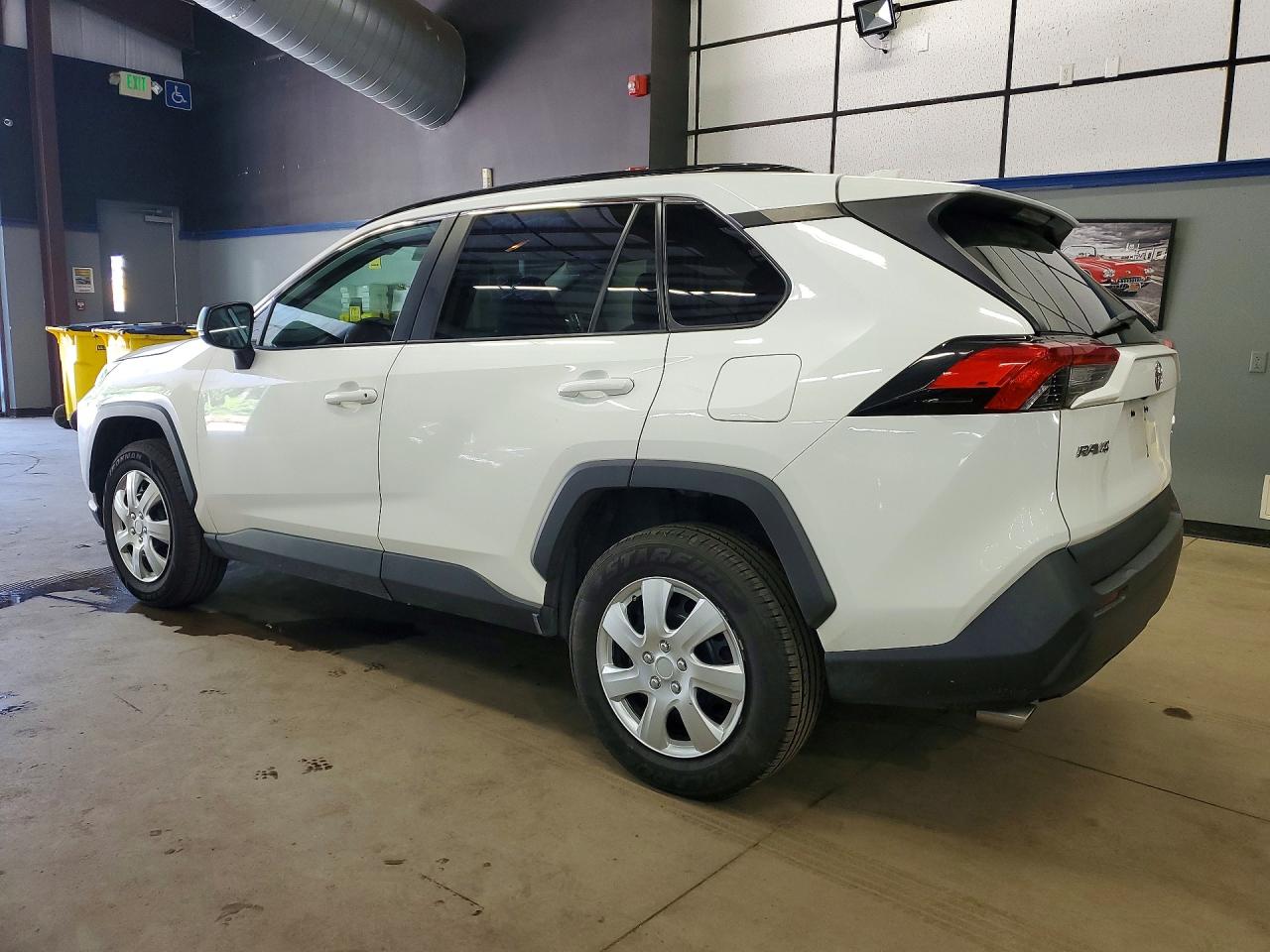 2021 TOYOTA RAV4 LE — снимка 2