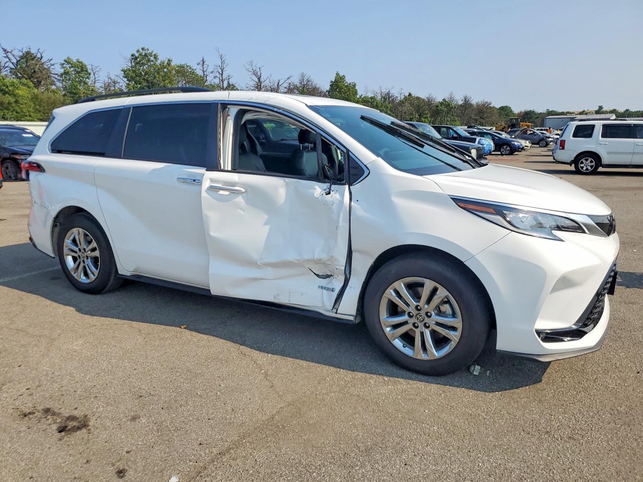 2021 TOYOTA SIENNA XSE — снимка 4