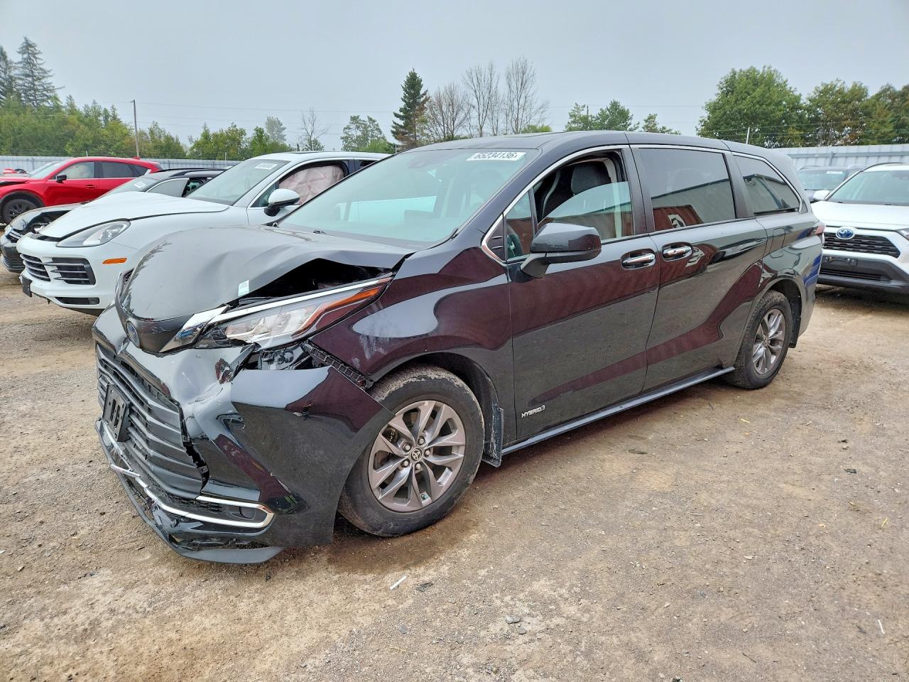 2021 TOYOTA SIENNA LE