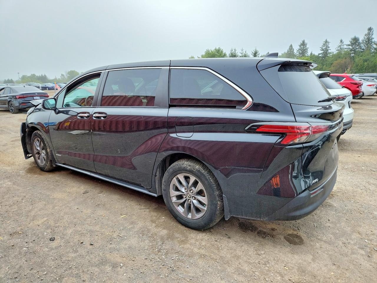 2021 TOYOTA SIENNA LE — снимка 2
