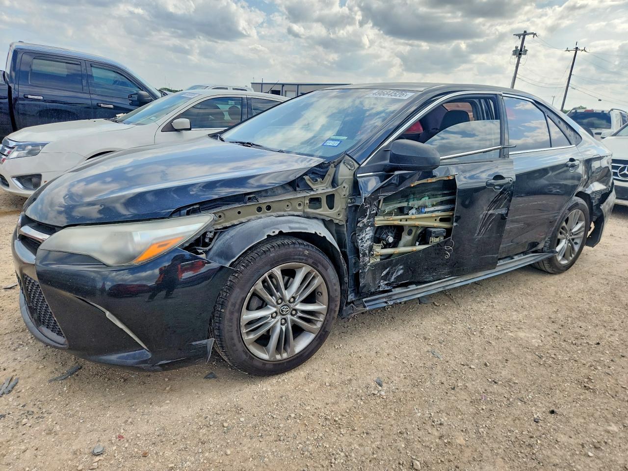 2017 TOYOTA CAMRY SE