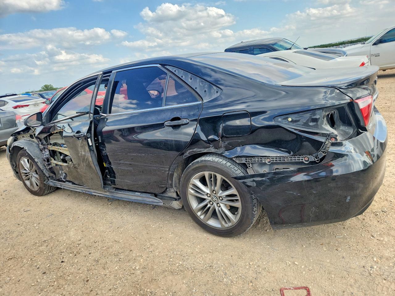 2017 TOYOTA CAMRY SE — снимка 2