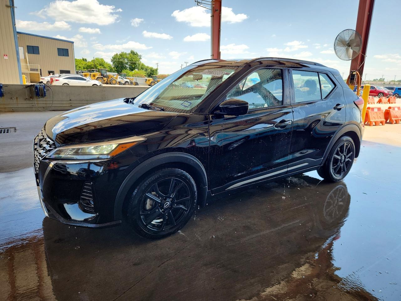 2023 NISSAN KICKS SR