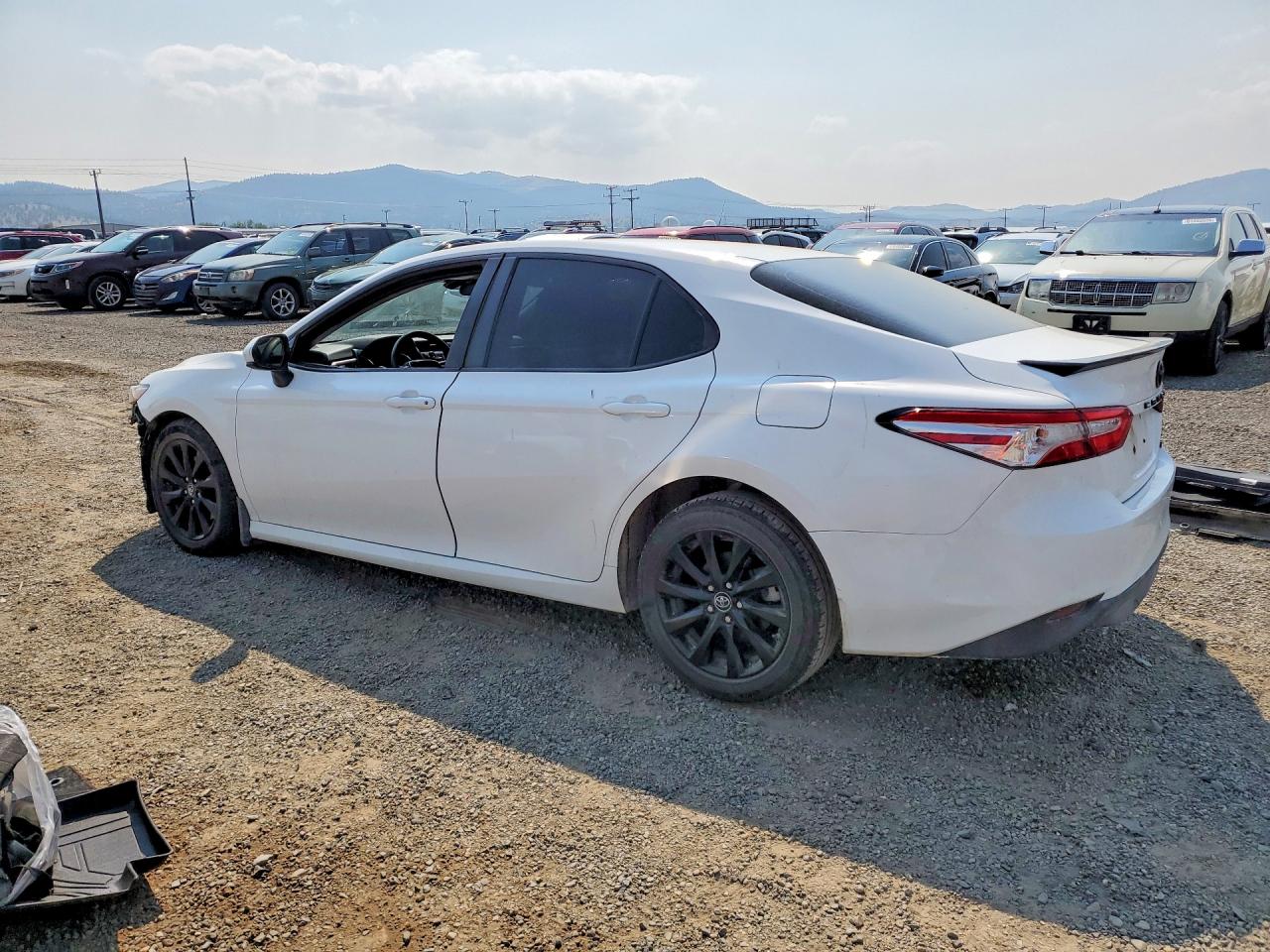 2018 TOYOTA CAMRY LE — снимка 2