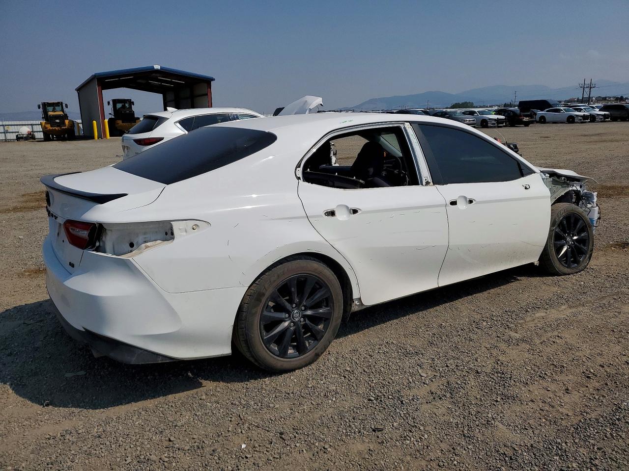 2018 TOYOTA CAMRY LE — снимка 3