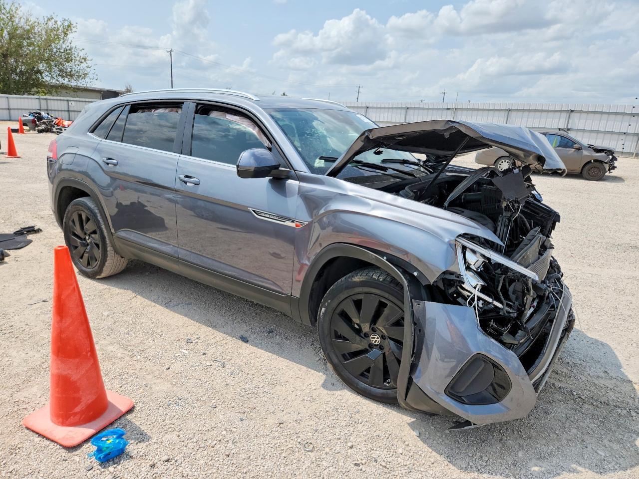 2024 VOLKSWAGEN ATLAS CROSS SPORT SE — снимка 4
